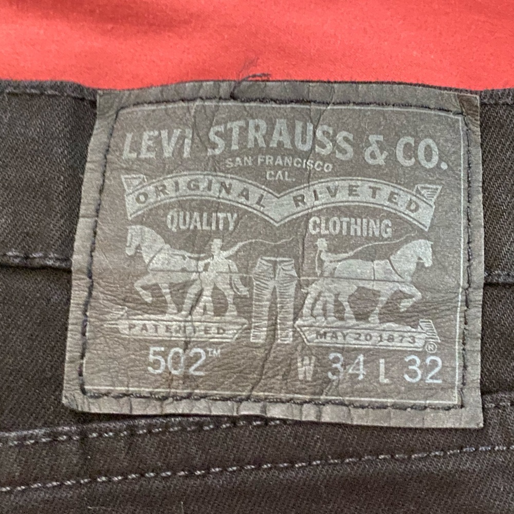 Levi’s black jeans